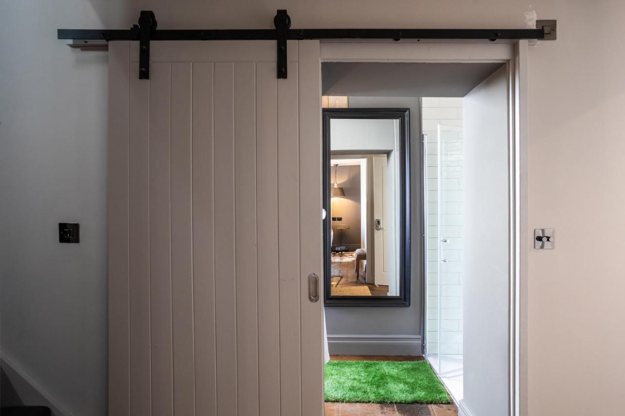 The Cocktail Lounge At Cheshire Boutique Bathhouse Apartment Nantwich Exterior photo