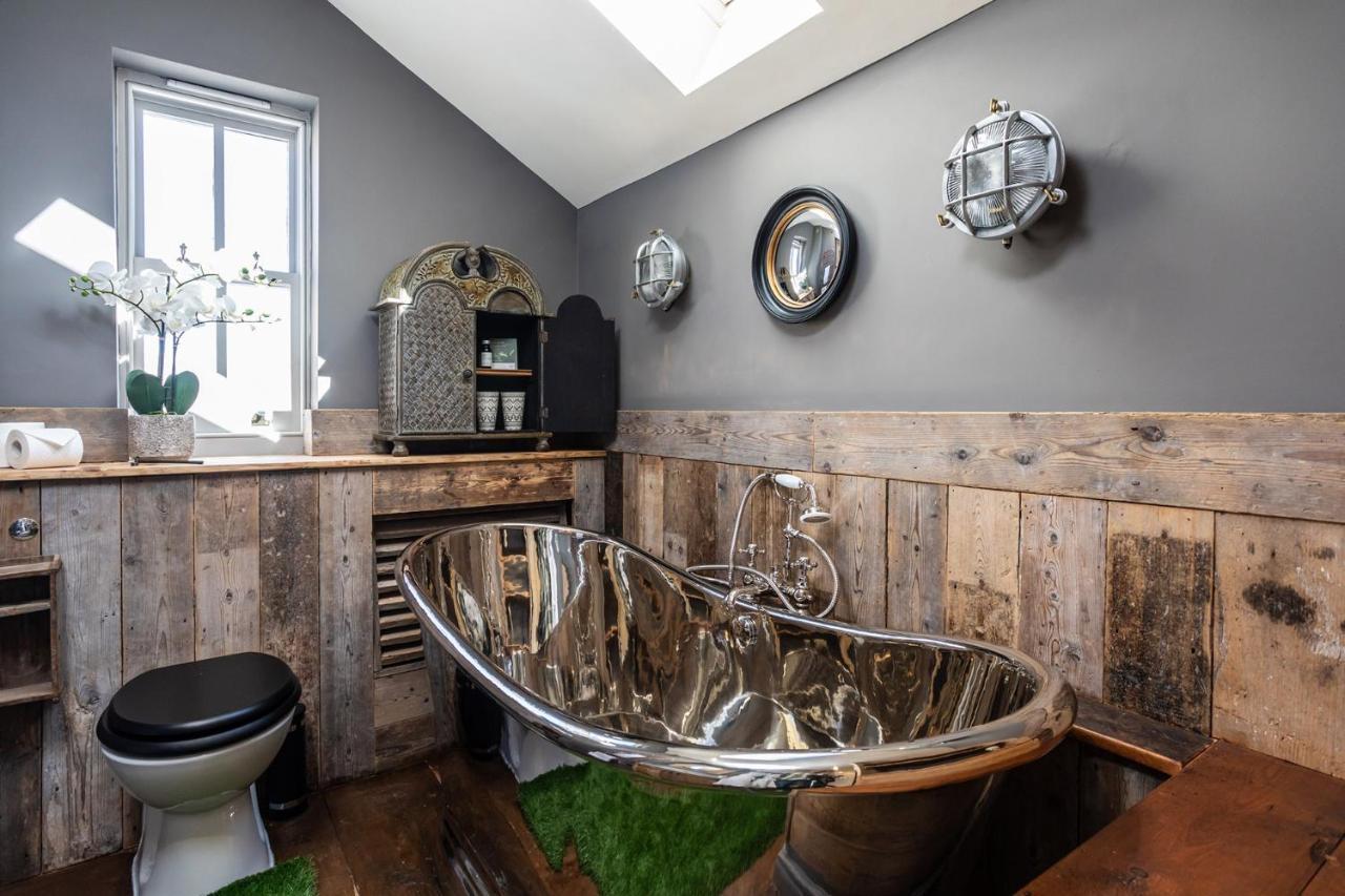 The Cocktail Lounge At Cheshire Boutique Bathhouse Apartment Nantwich Exterior photo